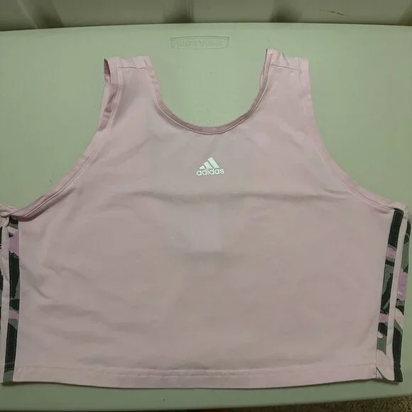 Adidas Essentials Pink Camo Crop - Picture 3 of 9